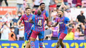 足坛一夜动态：巴西官宣主帅下课！曼联8人大清洗 名记辟谣梅罗同队.